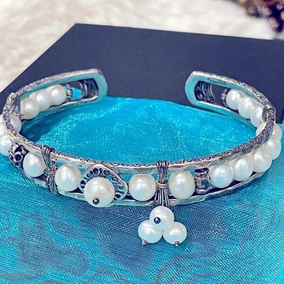 Silpada 925 Sterling Silver Cuff Bracelet surrounded  with Pearls - Picture 1 of 7